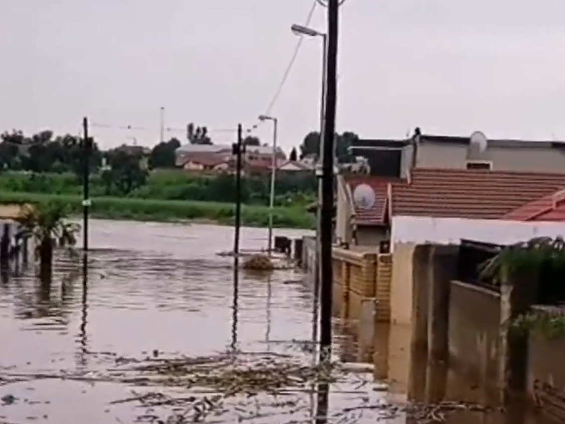 Wet Weather Expected To Continue, SAWS Warns Of More Flash Floods, Hail