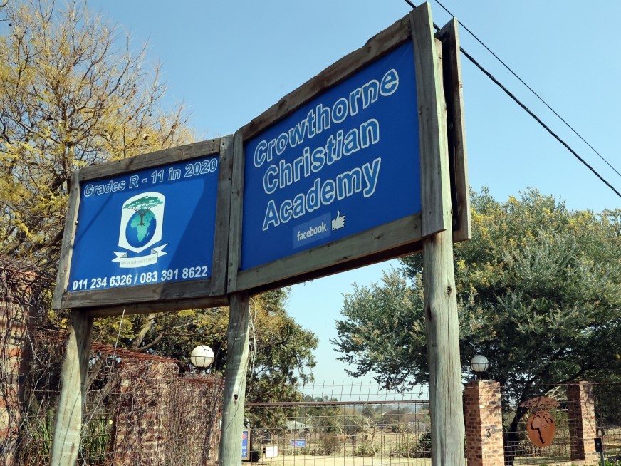 Dreadlocks Fight Hubby Of Crowthorne Christian Academy Principal In